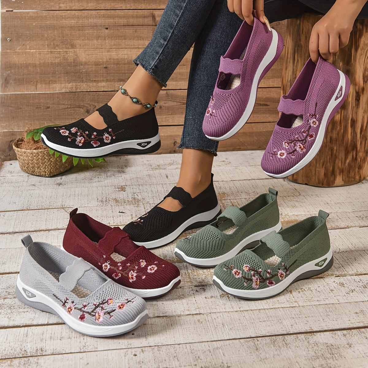 Women's Floral Support Sneakers Black Comfortable Everyday Casual Shoes