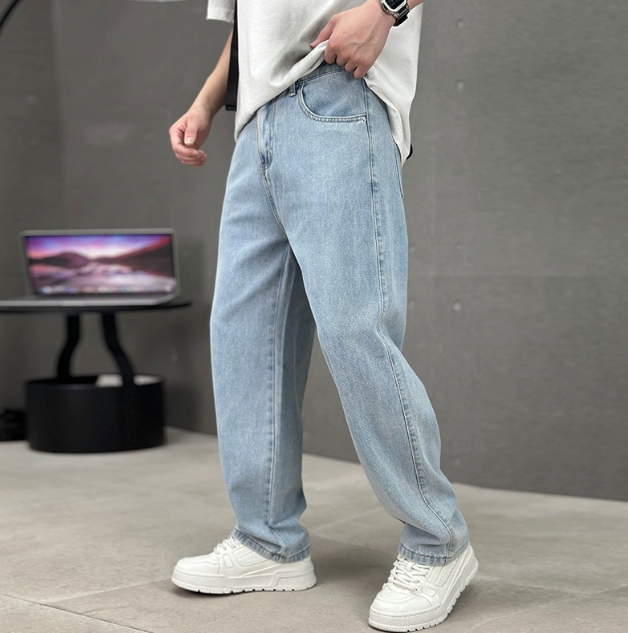 Men's straight-leg jeans