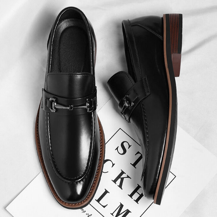 Men's slip-on dress loafers with a metal bit