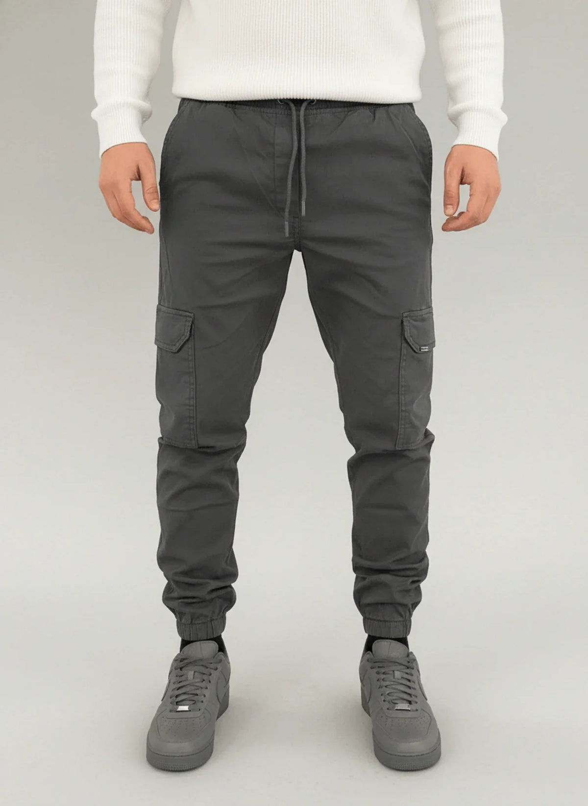 Men's tapered trousers with a drawstring waist