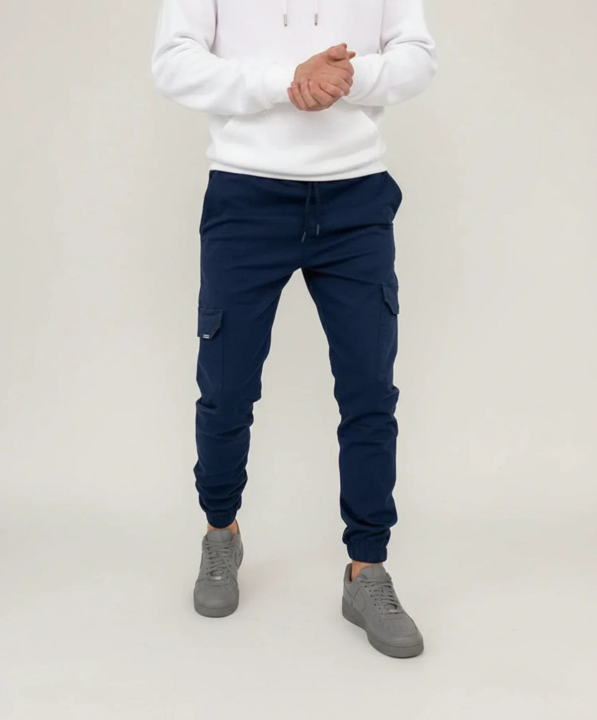 Men's tapered trousers with a drawstring waist
