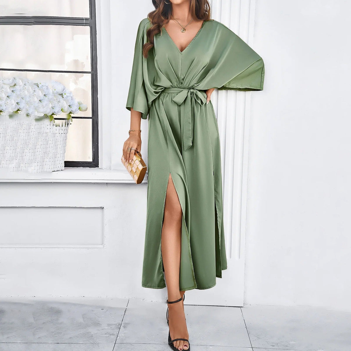 Women's maxi dress with a V-neckline