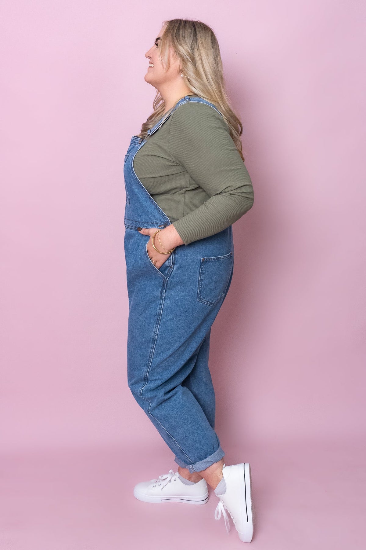 Tapered overalls with pockets