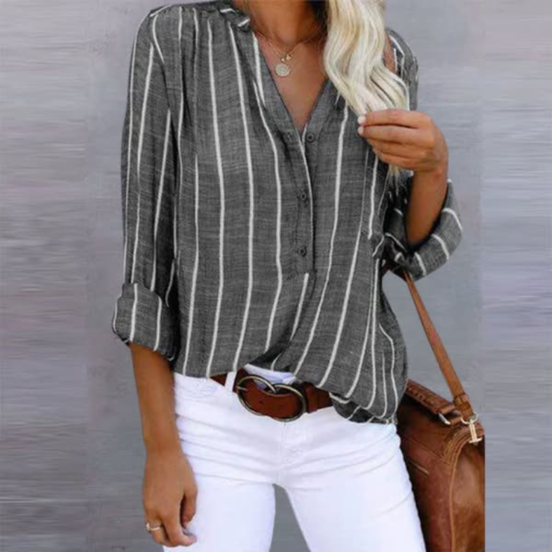 Bella relaxed striped button blouse, casual T-shirt with timeless appeal, featuring a comfortable fit and stylish design.