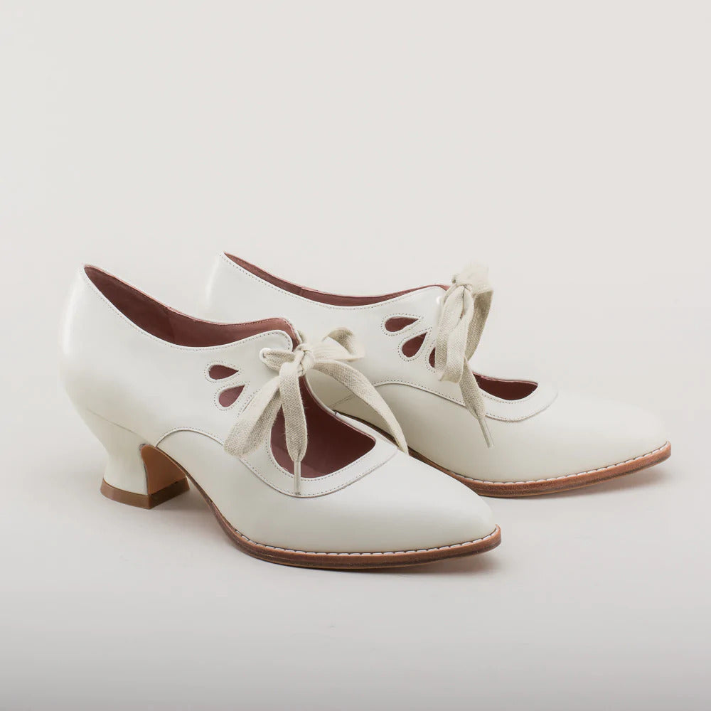 Women's Lace-Up Pumps with Heel Elegant Closed Toe Formal Everyday Shoes
