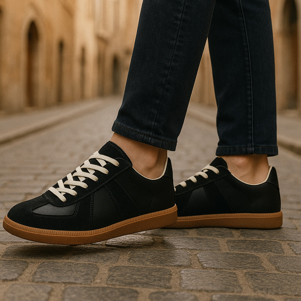Men's Lace-Up Sneakers Retro Style Casual Walking Shoes Comfortable Everyday