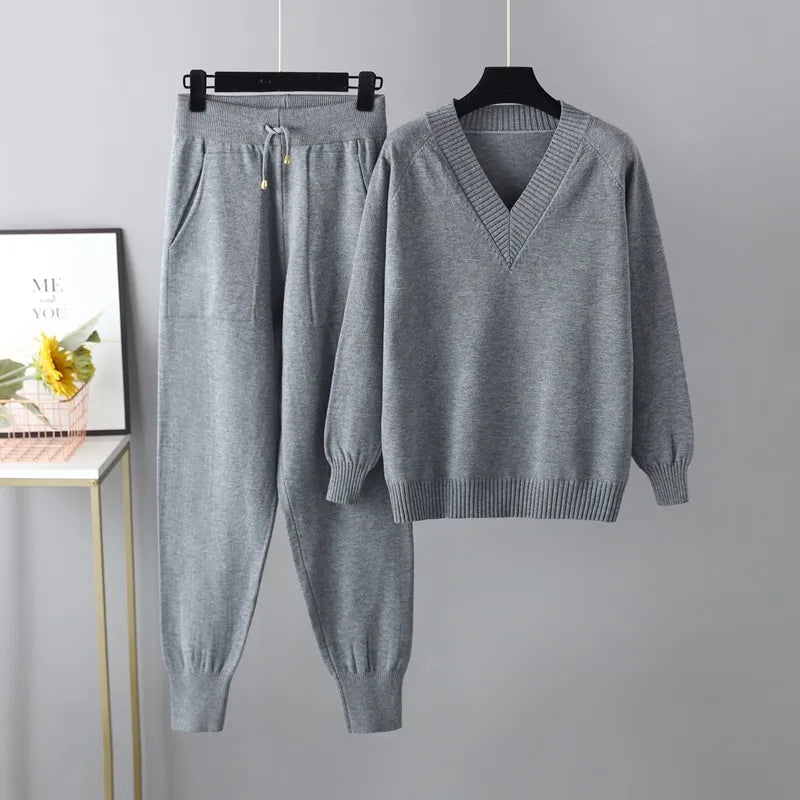 Women's Knit Two Piece Set V-Neck Jumper Tapered Jogger Pants Beige