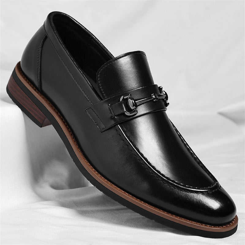 Men's slip-on dress loafers with a metal bit