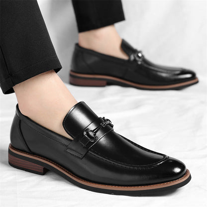 Men's slip-on dress loafers with a metal bit