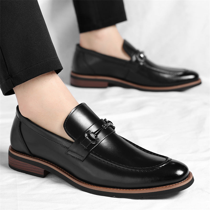Men's slip-on dress loafers with a metal bit