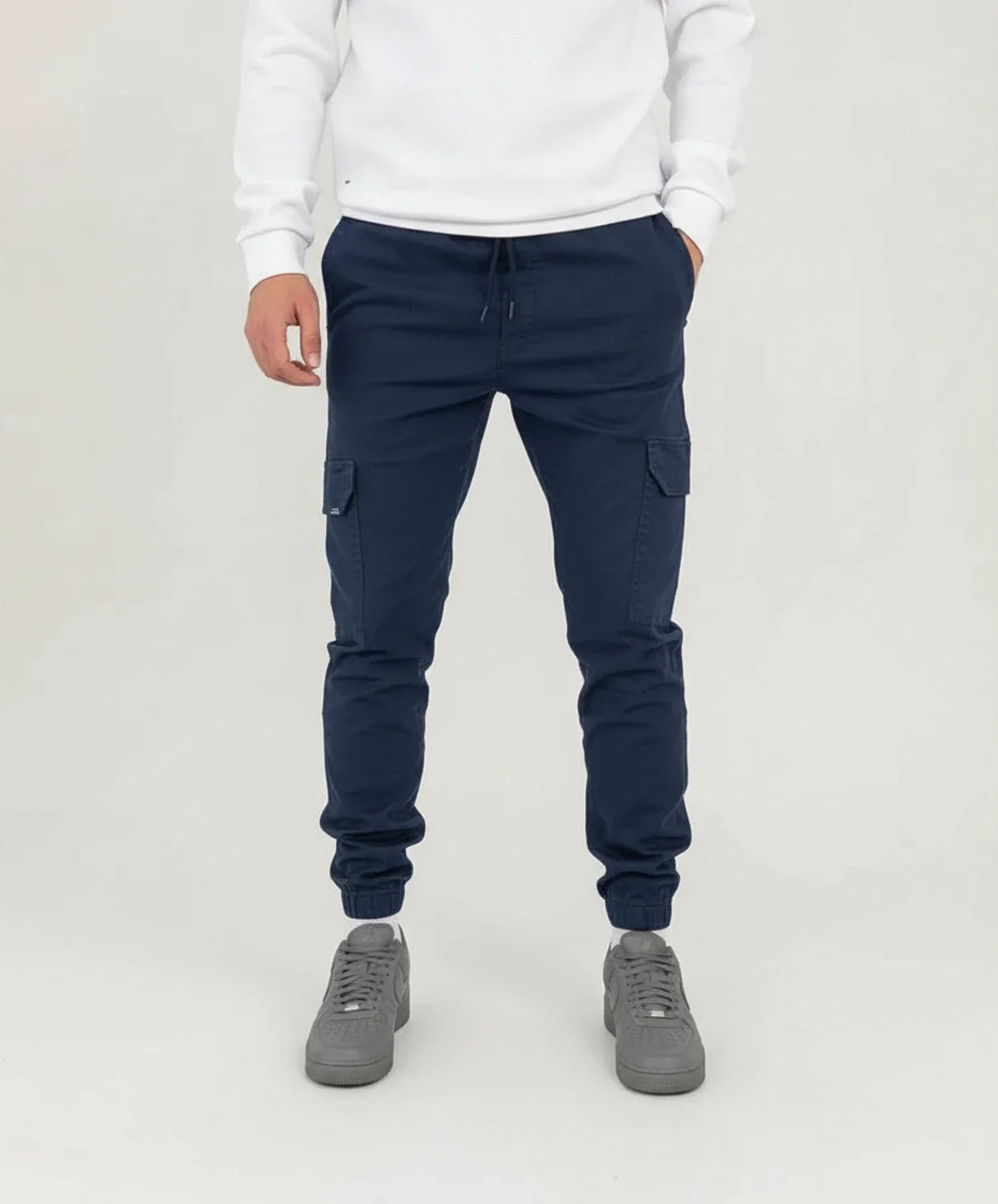 Men's tapered trousers with a drawstring waist