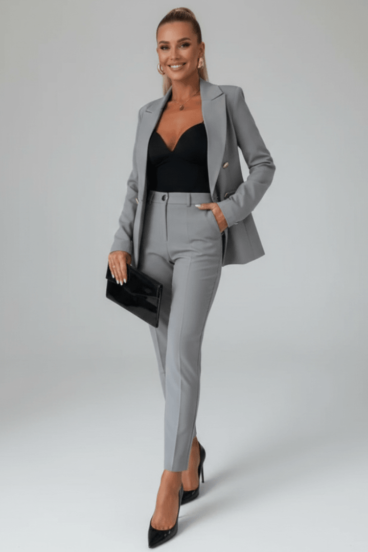 two-piece-woven-pant-suit-with-notched-lapel-and-straight-leg-13