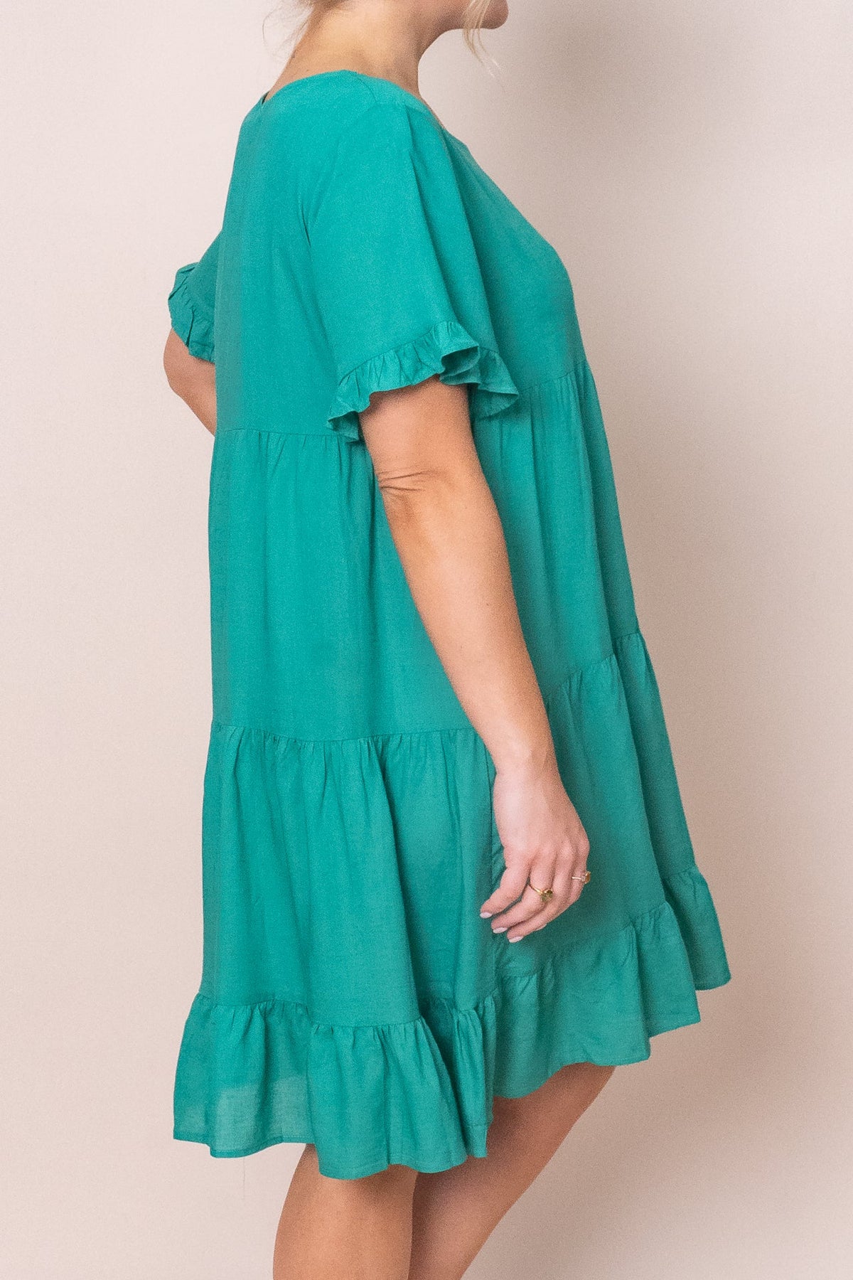 Tiered knee-length dress with pockets