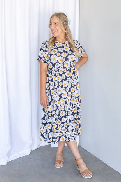 Tiered midi dress with a round neckline