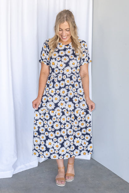 Tiered midi dress with a round neckline