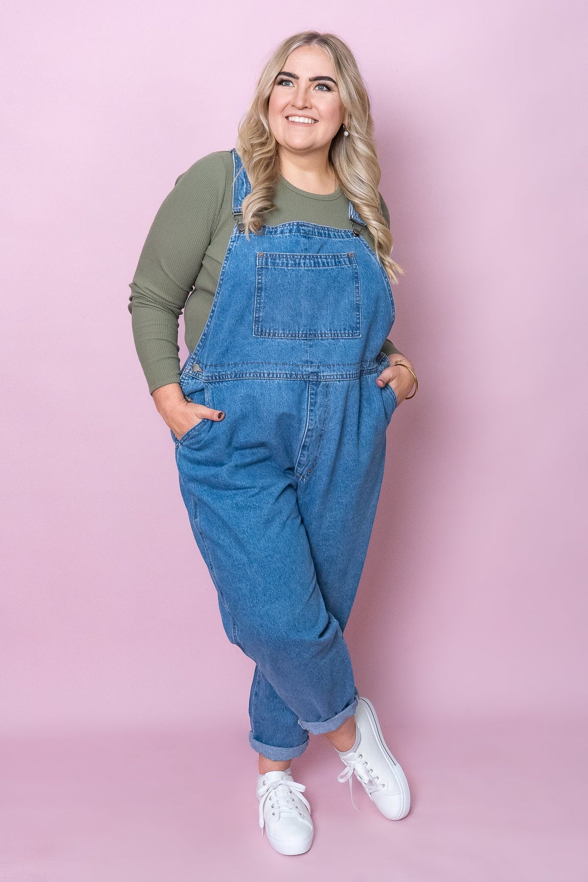 Tapered overalls with pockets