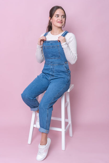 Tapered overalls with pockets